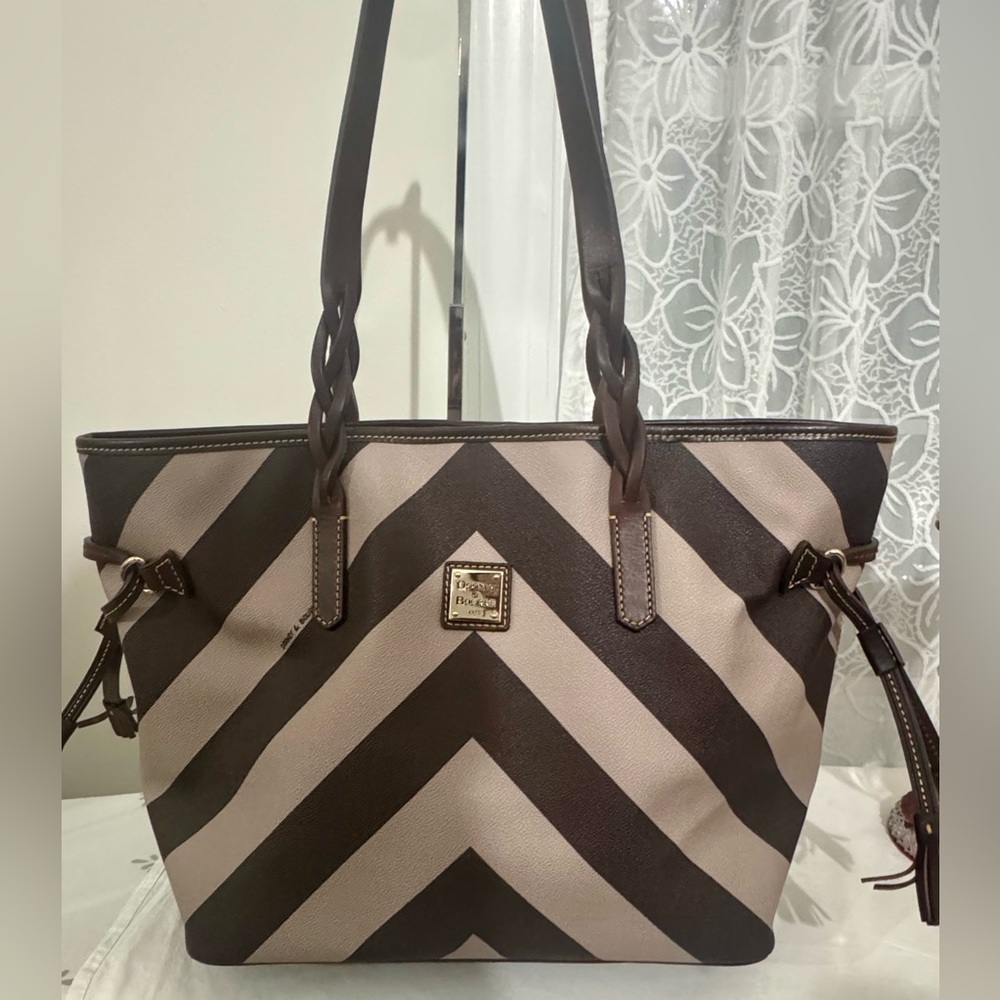Dooney & Bourke Chocolate and Beige Chevron Tote - Picture 4 of 11